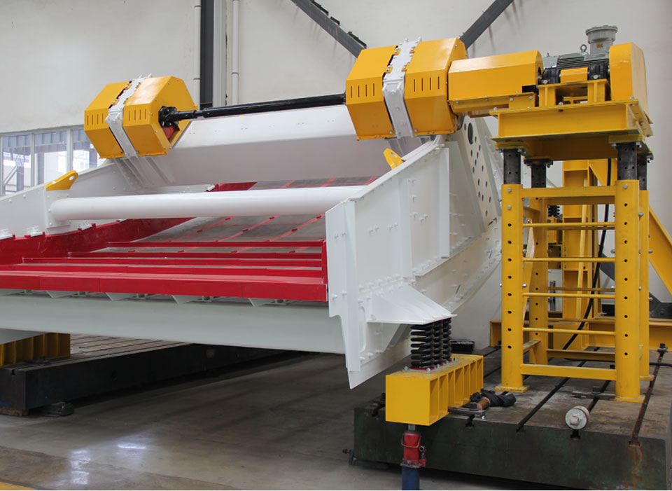 直線振動(dòng)篩物料跑偏的原因是什么？附：解決措施